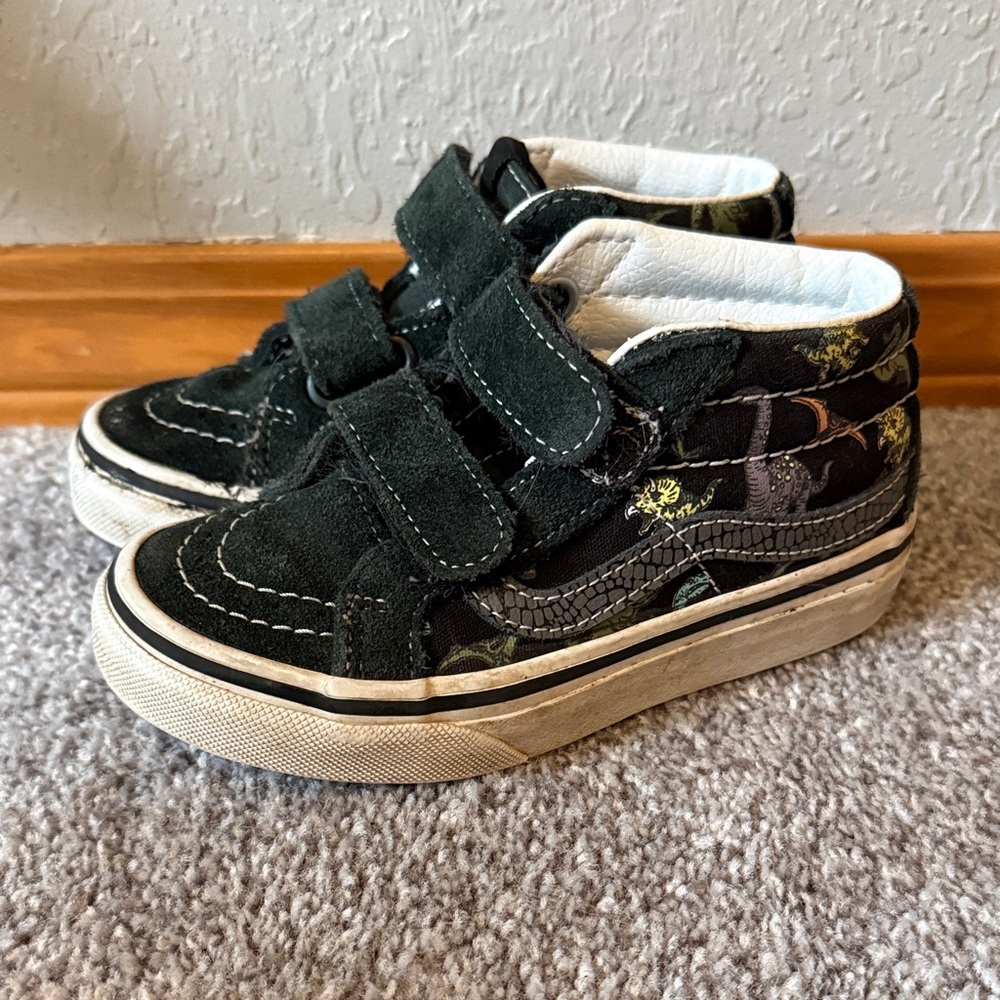 Vans Kids Black High-Top Sneakers with Colorful Dinosaur Print